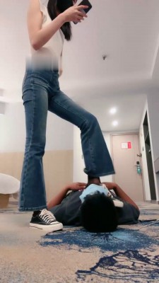 图片[4]_【艾莉】帆布鞋短丝逛街回家虐狗_绳艺库视频下载