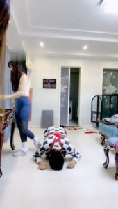 【果儿】双S-狗笼圈养虐打抖M邻居【下部-双视角版】_绳艺库视频下载