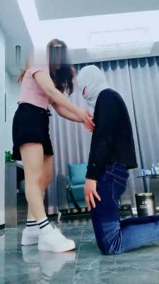 图片[4]_【灵凌】运动鞋白棉袜踩虐辱_绳艺库视频下载