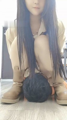 图片[7]_【欧拉】马丁靴原味白袜辱/皮鞭/耳光_绳艺库视频下载