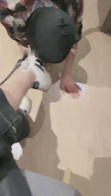 【尤黎】闻舔运动后的脏鞋原味白袜【完整版】_绳艺库视频下载