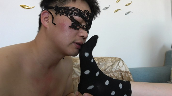 图片[4]_【艾琳S175】踩踏狗脸狗头，强迫贱狗舔鞋底，闻臭脚_绳艺库视频下载