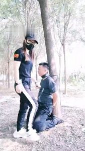 【郡主大人】户外-强行捆绑袜子塞嘴鞭打【双视角版】_绳艺库视频下载