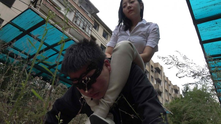 图片[18]_【彼岸花】女上司辞退男员工，男员工惨成为靴下奴_绳艺库视频下载