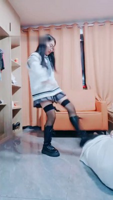 图片[4]_【依然】狂抽耳光/转胯藤条抽/长靴全体重踩踏【完整版】_绳艺库视频下载