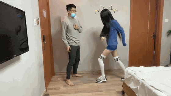 图片[2]_诗曼 活力美女房主超狠踢裆小男生_绳艺库视频下载