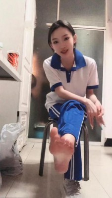 图片[8]_【热血女神】双校园女流氓第一视角POV强制闻臭鞋舔脚蹂躏_绳艺库视频下载