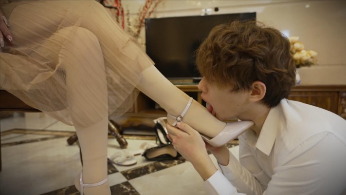 图片[9]_『奴隶岛』—女同事开发脚奴_绳艺库视频下载