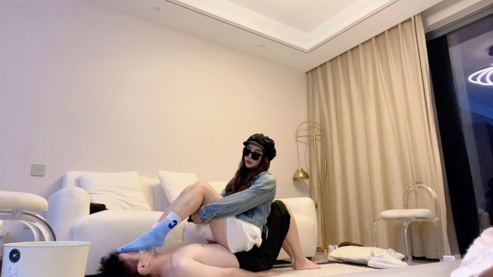 图片[12]_『瞳理心』亦瞳全体重蹲踩脸棉袜踩脖子_绳艺库视频下载