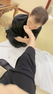 图片[11]_【欣然莫】夹拖鞋裸足恋足舔/白袜/耳光/鞭打_绳艺库视频下载