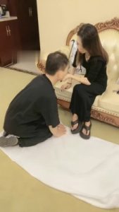 【欣然莫】白袜脚插嘴/耳光/鞭打_绳艺库视频下载