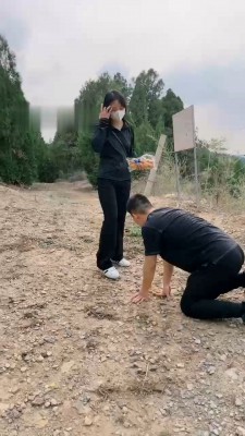 图片[3]_【悦主大大】户外贝壳头踩踏喂食_绳艺库视频下载