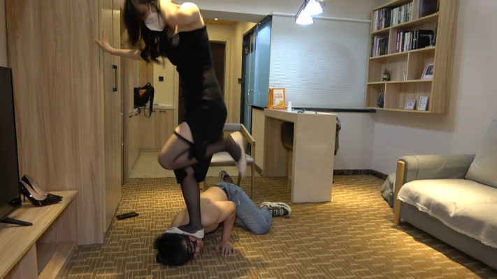 图片[12]_【周一S】高跟挑逗贱狗，平底鞋暴头_绳艺库视频下载