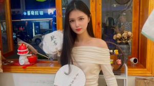 『瞳理心』凯琳玩弄恋足癖_绳艺库视频下载