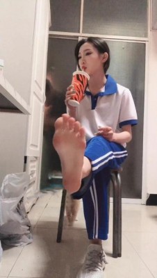 图片[7]_【热血女神】双校园女流氓第一视角POV强制闻臭鞋舔脚蹂躏_绳艺库视频下载