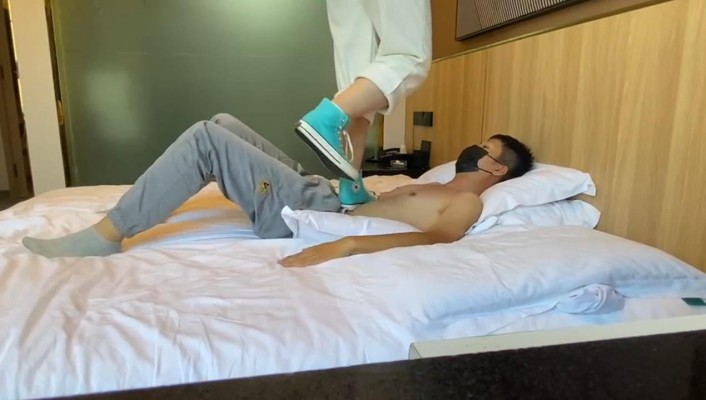 图片[11]_女大学生素人第一次踩踏_绳艺库视频下载