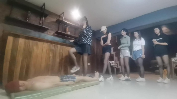 图片[18]_6人狂踩痛苦面具_绳艺库视频下载