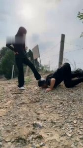 【悦主大大】户外贝壳头踩踏喂食_绳艺库视频下载