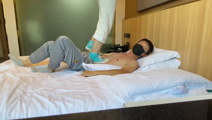 图片[10]_女大学生素人第一次踩踏_绳艺库视频下载