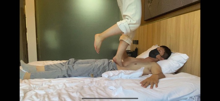 图片[4]_女大学生素人第一次踩踏_绳艺库视频下载