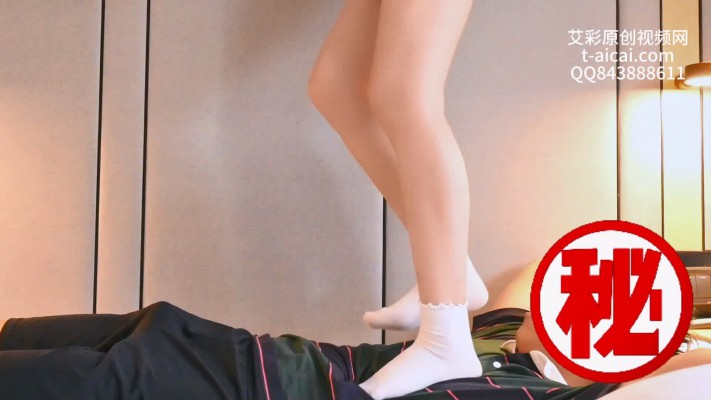 图片[7]_Alice高帮帆布鞋白袜踩毯子_绳艺库视频下载