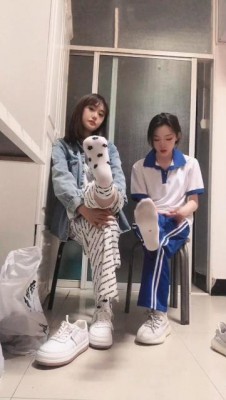 图片[3]_【热血女神】双校园女流氓第一视角POV强制闻臭鞋舔脚蹂躏_绳艺库视频下载