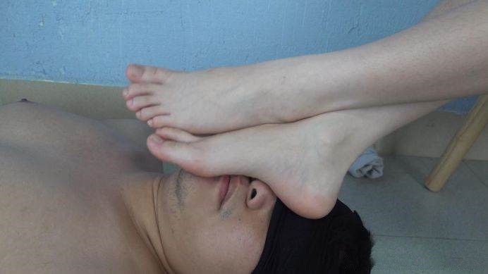 图片[10]_【南国原创】大专生宝儿S首秀，白嫩美脚玩奴，玩着玩着就兴奋的做鬼脸了！_绳艺库视频下载