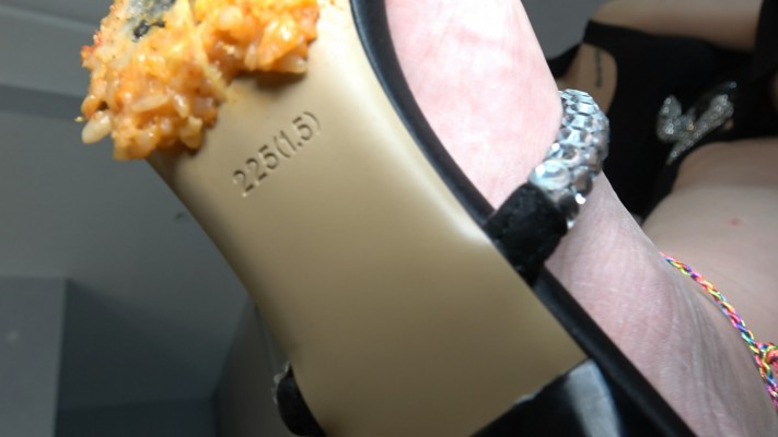 图片[10]_【彼岸花】高跟鞋底美食羞辱_绳艺库视频下载