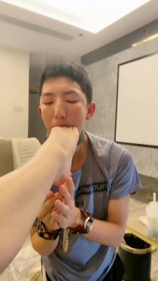 图片[11]_【反差楠熙】靴下/胯下辱绿帽废物东西_绳艺库视频下载