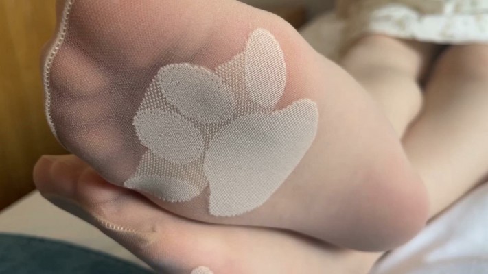 【黑丝诱惑】沐沐裸足随意玩弄狗奴_绳艺库视频下载