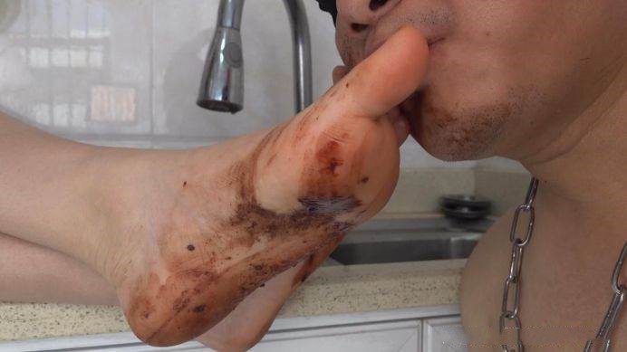 图片[17]_【南国原创】华妃难得露脸之作，脏脏的人字拖美脚让老师舔干净，华妃非常享受！_绳艺库视频下载