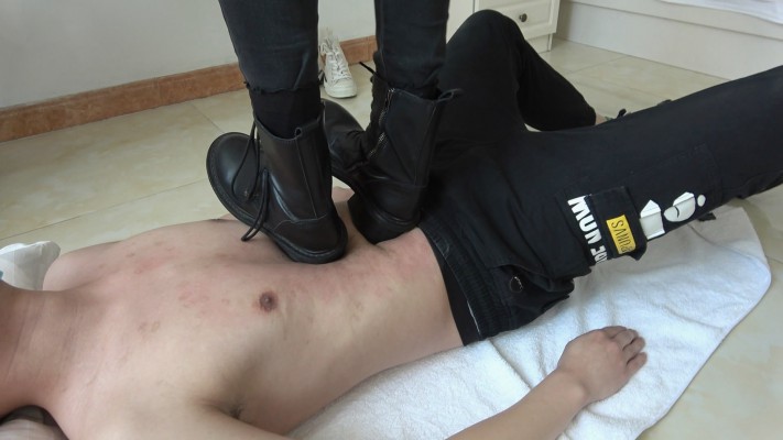 图片[3]_【艾琳S175】牛仔裤马丁靴踩踏瘦狗_绳艺库视频下载