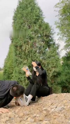 图片[8]_【悦主大大】户外贝壳头踩踏喂食_绳艺库视频下载