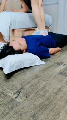 图片[5]_【萌宝儿】鞋绑狗脸/黑丝全体重踩踏_绳艺库视频下载