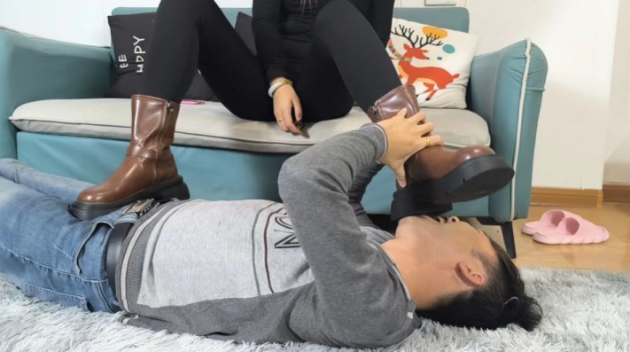 图片[9]_【女神学院·肉肉Rose】马丁靴跳踩舔靴_绳艺库视频下载