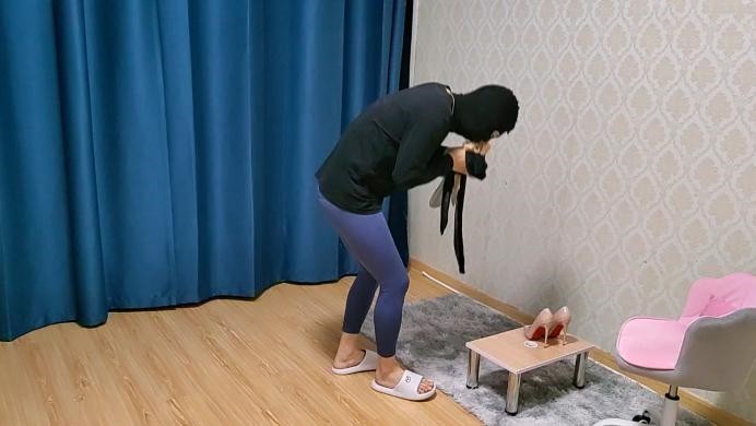 【苏州婉儿】残暴婉儿耳光不断全体重长靴细高跟踩踏丝足踩当_绳艺库视频下载