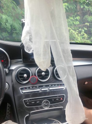 图片[3]_户外车内品尝女神的长靴丝足美脚！_绳艺库视频下载