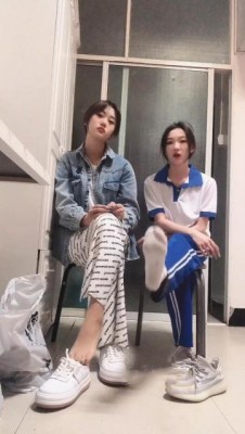 图片[5]_【热血女神】双校园女流氓第一视角POV强制闻臭鞋舔脚蹂躏_绳艺库视频下载