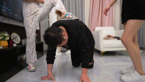 一一 木木 双S残忍耳光 踢踹_绳艺库视频下载