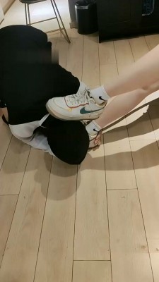 图片[2]_【青岛00后】脏鞋臭脚清理干净_绳艺库视频下载