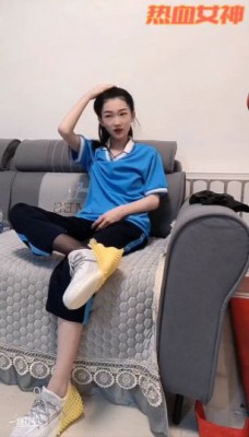 图片[15]_【热血女神】18岁绝美学生s校服女班长课后美脚羞辱你_绳艺库视频下载
