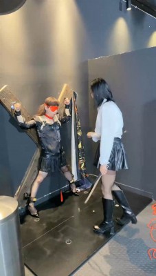 图片[2]_【冰诺】吊绑重度鞭打/长靴踩踏脚垫_绳艺库视频下载