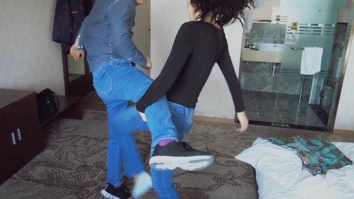 图片[16]_晓时代 新疆小姐姐艺术踢打完虐嘴损挑事男_绳艺库视频下载