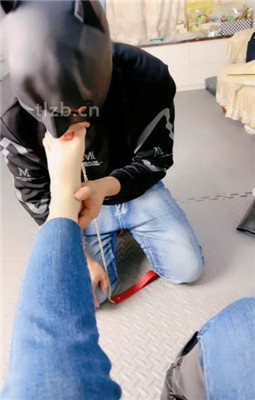 图片[13]_【果儿】长靴S-骑马转胯舔脏鞋_绳艺库视频下载