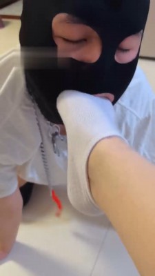 图片[4]_【甜心教主】狗链遛狗/舔脏鞋/闻超脏白棉袜_绳艺库视频下载