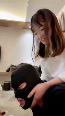 图片[3]_【小妈】喝圣水/裸足踩踏/闻棉袜/骑马吃口水_绳艺库视频下载