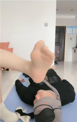 图片[19]_【不期而遇】脚踩脖子窒息/圣水/重度踢踹_绳艺库视频下载