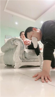 图片[8]_【萱萱子】舔脏鞋/闻白袜肉丝脚_绳艺库视频下载