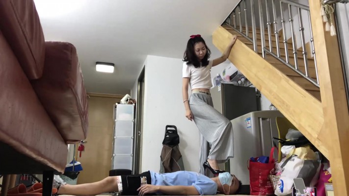 图片[7]_仰视小鱼女神高跟踩贱狗脖子_绳艺库视频下载