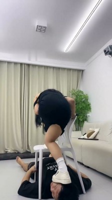 图片[2]_【伊诺】白鞋白袜气味羞辱/踩踏/臀部诱惑_绳艺库视频下载